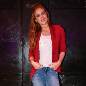 Marina Ruy Barbosa, em Paris, dispensou dieta e comeu batata frita