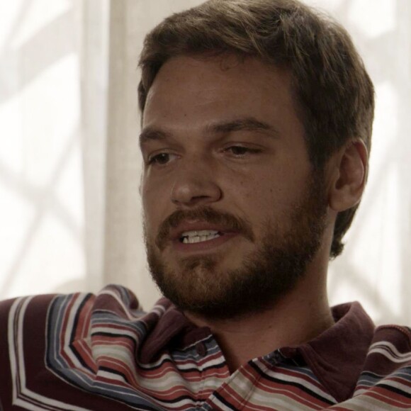 Rubinho (Emílio Dantas) é preso sob acusação de emvolvimento com o tráfico, na novela 'A Força do Querer'