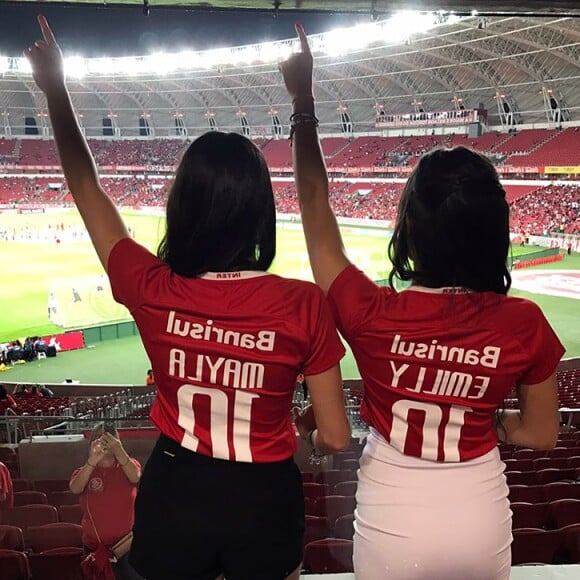 'Que dia especial! Obrigada ao time do coração da minha mãezinha, Internacional, e a todos os envolvidos, por essa homenagem linda!!', agradeceu Emilly Araújo no Instagram