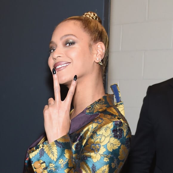 Beyoncé reuniu amigos e familiares para comemorar sua gravidez de gêmeos