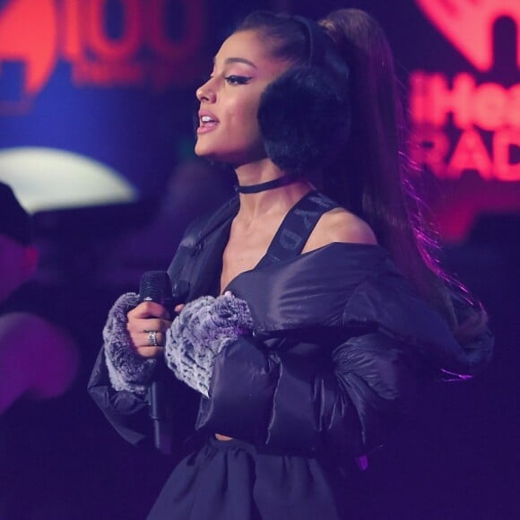 A polícia confirmou 22 mortes e 59 feridos no ataque terrorista após o show de Ariana Grande