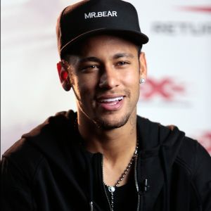 Neymar e modelo Kariny Dias já haviam trocado mensagem, indica fonte do Purepeople nesta terça-feira, dia 23 de maio de 2017