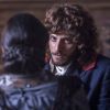 Joaquim (Chay Suede) conta a Anna (Isabelle Drummond) que descobriu que Thomas (Gabriel Braga Nunes) mandou matar o príncipe, na novela 'Novo Mundo'