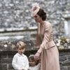 Príncipe George chorou no casamento da tia, Peppa Middleton, após levar bronca da mãe, Kate, por ter pisado em vestido da noiva, como indicou o Daily Mail