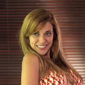 Marisa (Júlia Rabello) já tentou dar o golpe da barriga em Lázaro (João Vicente de Castro), na novela 'Rock Story'