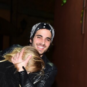 Fábio Jr aconselha Dan Stulbach, pai de Fiuk em 'A Força do Querer' em vídeo postado pelo ator em seu Twitter nesta quarta-feira, dia 24 de maio de 2017