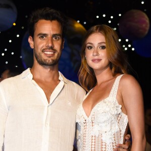 Marina Ruy Barbosa revê noivo, Xande Negrão, que continuou no Brasil