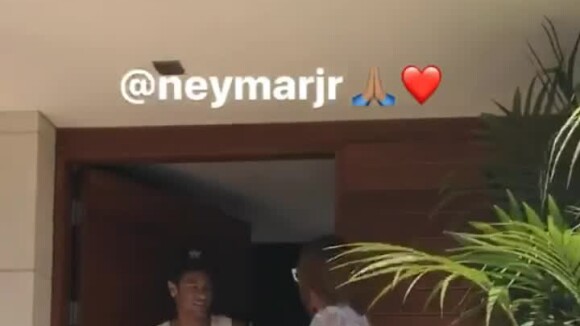 Neymar recebe Sabrina Sato em mansão em Barcelona e é elogiado: 'Cheiroso'