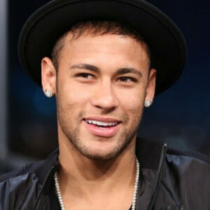 Neymar ganhou elogios de Sabrina Sato ao recebê-la em sua mansão na Espanha