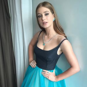 Marina Ruy Barbosa marcou presença no Festival de Cannes com look Prada e joias assinadas pelo designer Bruno Gioia nesta quinta-feira, 25 de maio de 2017