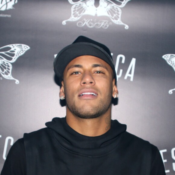 Neymar quer passar mais tempo no Brasil e aproveitar o tempo livre com Bruna Marquezine