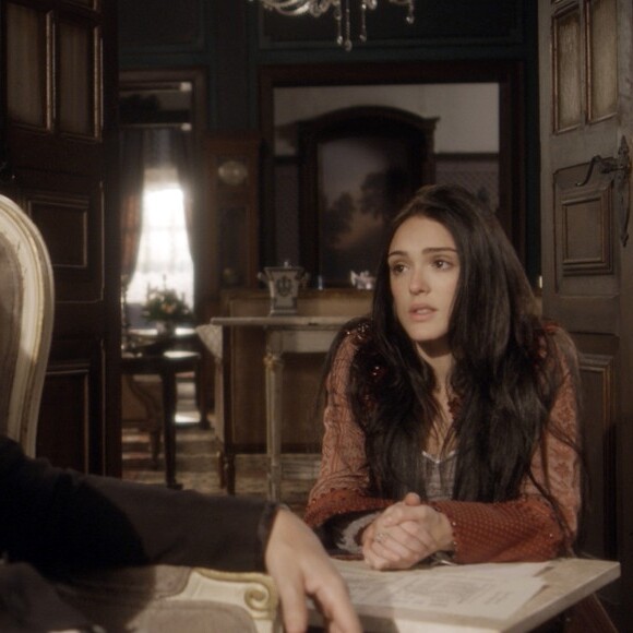 Thomas (Gabriel Braga Nunes) engana Anna (Isabelle Drummond) fingindo que não sabia da existência da sala secreta, na novela 'Novo Mundo'