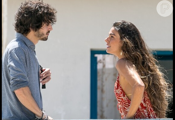Ritinha (Isis Valverde) admite para Ruy (Fiuk) que foi ver a mãe, na novela 'A Força do Querer'