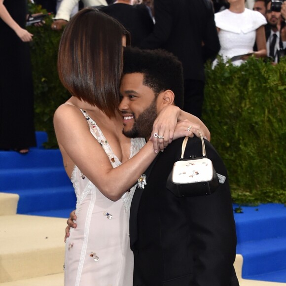 Selena Gomez apareceram juntos pela primeira vez no tapete vermelho do baile Met Gala