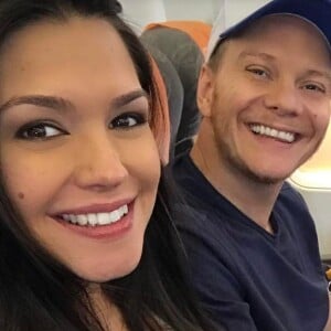 Thais Fersoza e Michel Teló sempre viajam com Melinda