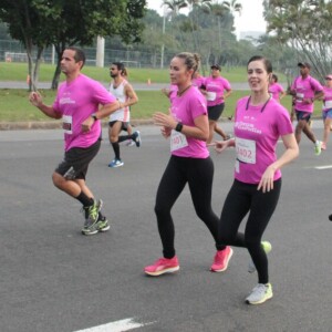 Sophia Abrahão fez sua estreia em maratonas neste domingo (28)