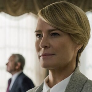 Robin Wright se destaca no papel da primeira-dama dos Estados Unidos Claire Undewood em 'House of Cards'