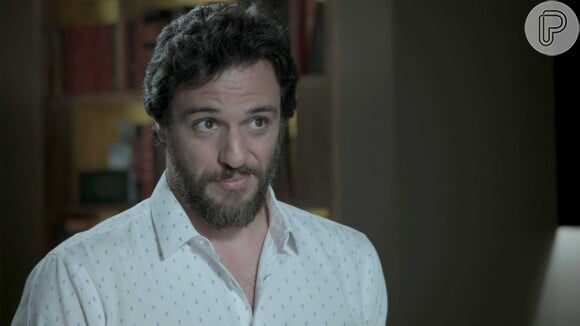 Caio (Rodrigo Lombardi) dirá para Eugênio (Dan Stulbach) que ficou impressionado com a beleza de Jeiza (Paolla Oliveira)