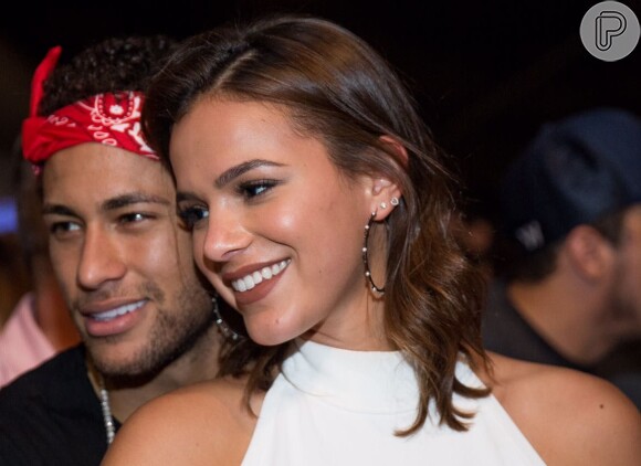 Neymar planeja férias com a namorada, Bruna Marquezine, na Europa