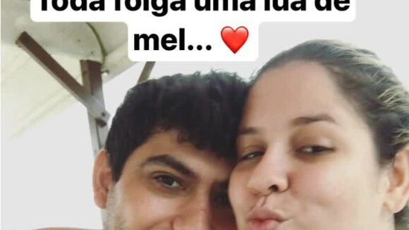 Marília Mendonça viajou com o noivo, Yugnir, para o Nordeste e publicou foto no Instagram nesta terça-feira, 30 de maio de 2017