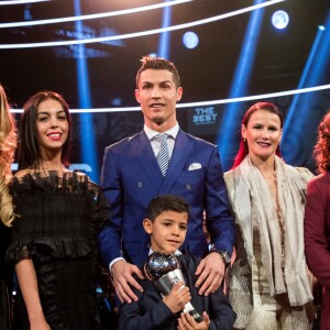 Georgina Rodríguez tem uma boa relação com a família de Cristiano Ronaldo e com o filho dele, Cristiano Ronaldo Junior