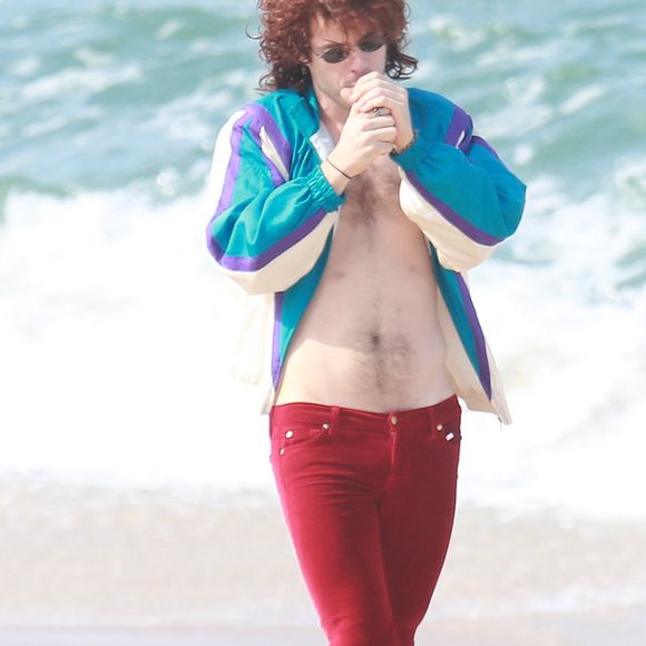 Maurício Destri gravou cenas de 'Os Dias Eram Assim' em praia carioca