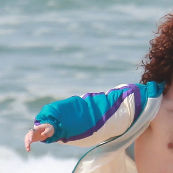 Maurício Destri surgiu irreconhecível em gravação de cenas de 'Os Dias Eram Assim'