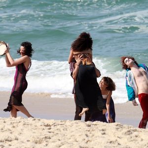 Maurício Destri gravou cenas de 'Os Dias Eram Assim' em praia do Rio 