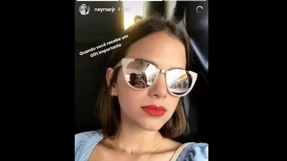 Bruna Marquezine apareceu mandando beijo para o namorado, Neymar, em vídeo compartilhado pelo jogador na sua conta de Instagram Stories, nesta quarta-feira, 31 de maio de 2017