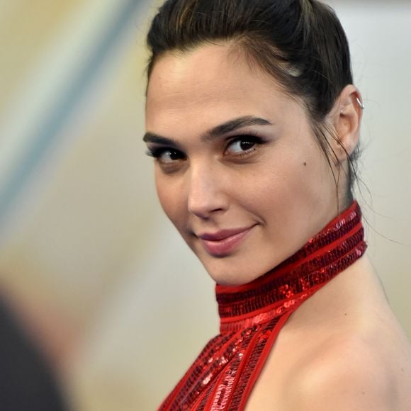 'Em um close eu parecia muito com a Mulher-Maravilha, mas nas cenas mais abertas eu estava muito engraçada, como se a Mulher Maravilha estivesse grávida de Kermit, o Sapo', brincou a atriz