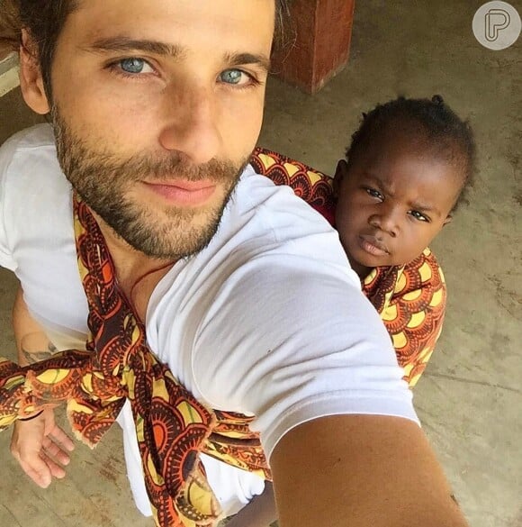 Bruno Gagliasso é pai da pequena Títi, menina africana adotada por ele Giovanna Ewbank no ano passado