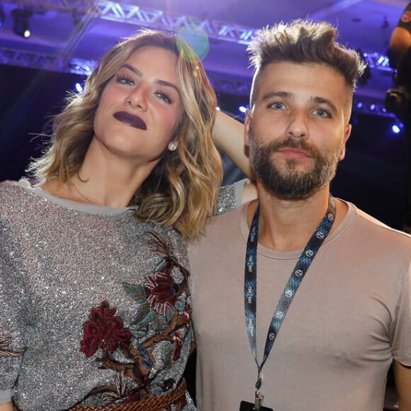 Bruno Gagliasso e a mulher, Giovanna Ewbank, prestaram queixa na 16ª DP, na Barra da Tijuca, no Rio de Janeiro