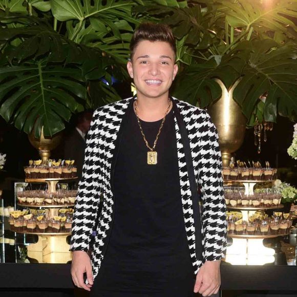 MC Gui se declara um jovem ciumento: 'Quem ama sente ciúme. Já fiz barraco de sair gritando, xingando. (...) Tem que ser assim'