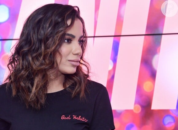 A cantora Anitta falou que ex-namorado pode virar atual de novo