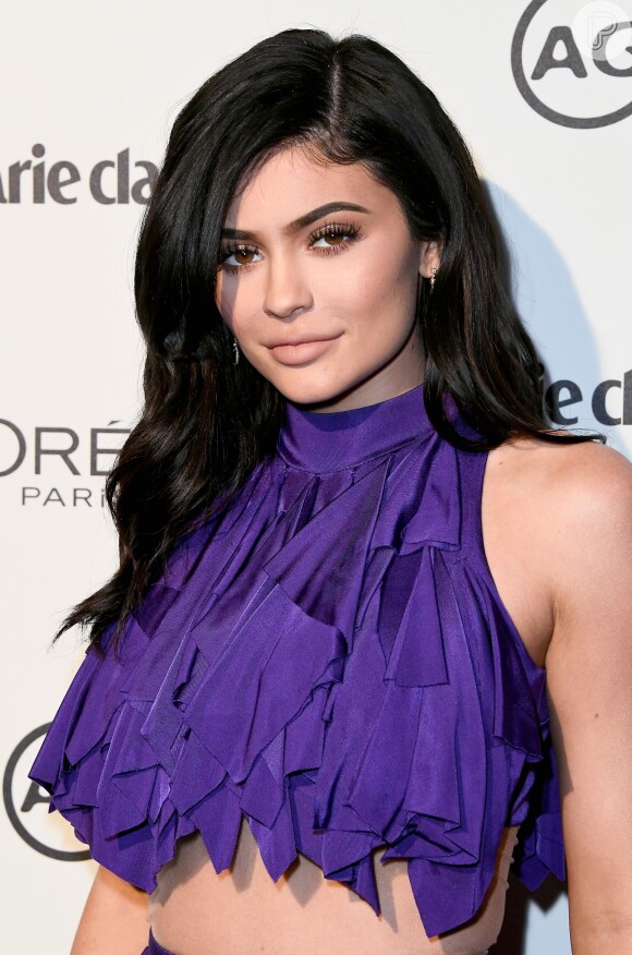 Linha de batons de Kylie Jenner esgotou em três dias de vendas