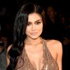 Kylie Jenner exibiu o corpo cheio de curvas em foto postada no Instagram