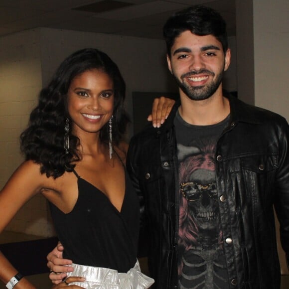 Aline Dias está grávida de quatro meses de seu primeiro filho com o namorado, Rafael Cupello