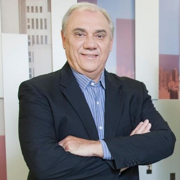 Marcelo Rezende negou os boatos de que estava morrendo em seu Instagram, nesta sexta-feira, 2 de junho de 2017