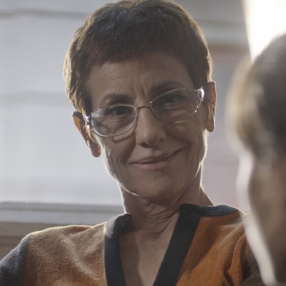 Vera (Cássia Kis) explicará para Renato (Renato Góes) que a culpa é só sua e mandou Gustavo (Gabriel Leone) e Maria (Carla Salle) não contarem a armação, na supersérie 'Os Dias Eram Assim'