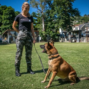 Na pele da policial Jeiza em 'A Força do Querer', Paolla aprendeu a lutar MMA