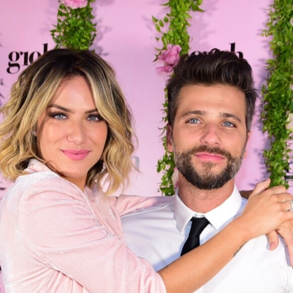 Bruno Gagliasso e Giovanna Ewbank pagaram R$ 100 mil em cheque assinado pela atriz e R$ 80 mil em transferência