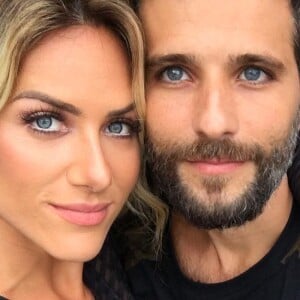 Bruno Gagliasso e Giovanna Ewbank evitam expor a filha em seus negócios