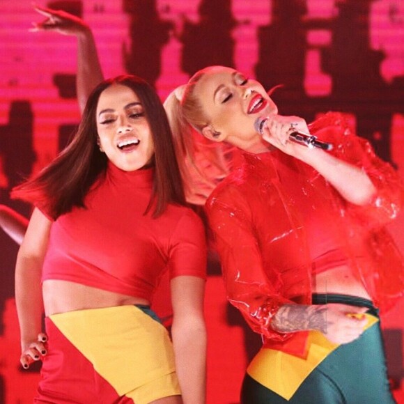 Ao lado da rapper Iggy Azalea, Anitta agitou a web ao se aprententar no programa 'The Tonight Show', comandado por Jimmy Fallon