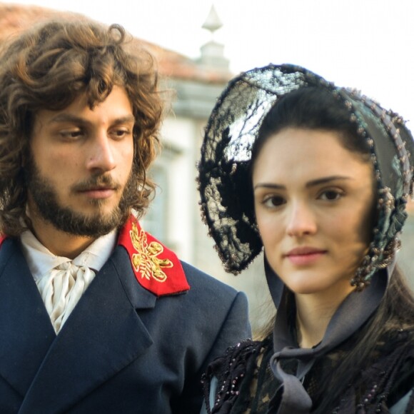 Anna (Isabelle Drummond) e Joaquim (Chay Suede) reatam, na novela 'Novo Mundo'