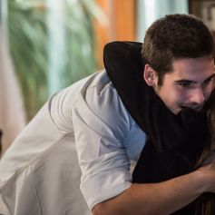 Nicolas Prattes e Marina Moschen conseguiram dar um toque de humor em suas cenas como o  casal Zac e Yasmin, na novela 'Rock Story'