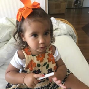 Deborah Secco lamentou ficar longe da filha, Maria Flor, de 1 ano