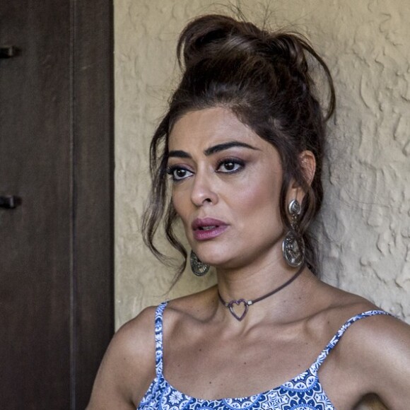 Inconformada com a prisão do marido, Bibi (Juliana Paes) faz de tudo para ajudá-lo, inclusive pedir proteção ao chefe do tráfico no morro, na novela 'A Força do Querer'
