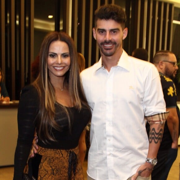 Juntos há quase 10 anos, Viviane Araujo e Radamés não planejam casar na igreja