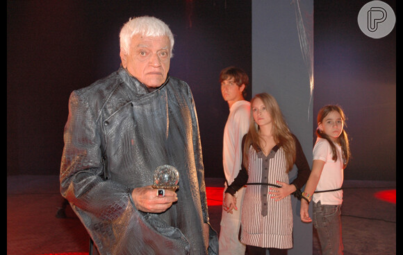 Walmor Chagas mudou de emissora e interpretou Sócrates em 'Promessas de Amor', na Record, em 2009