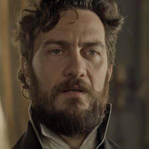 Thomas (Gabriel Braga Nunes) tenta matar Joaquim (Chay Suede), na novela 'Novo Mundo'